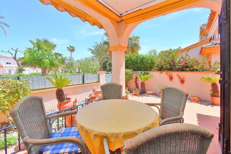 3 bedroom Terraced Villa for holiday rental in Los Urrutias with pool - € 490 (Ref: 9872494)