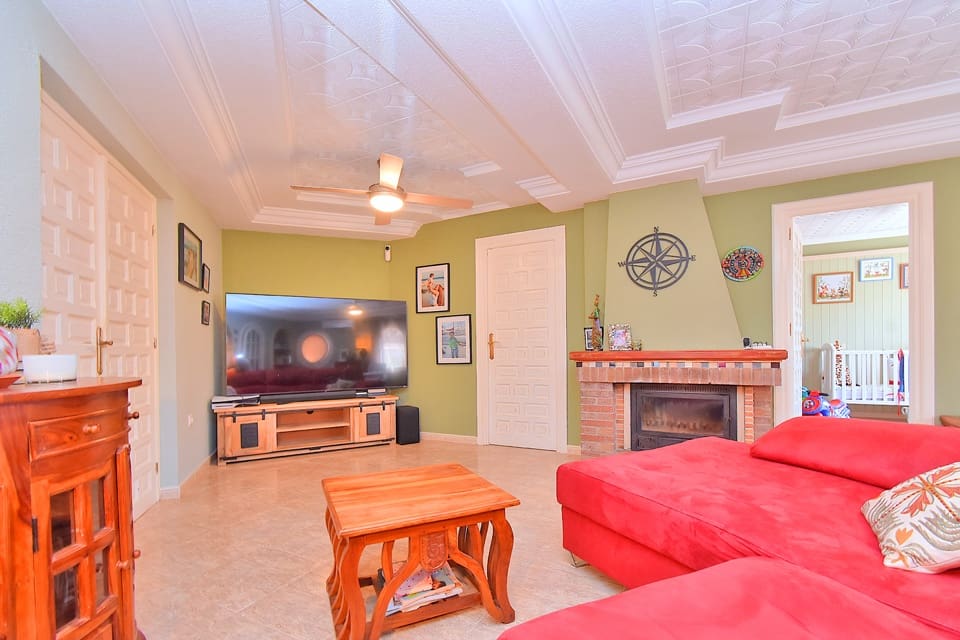 3 sovrum Radhus till salu i Los Urrutias med pool - 298 000 € (Ref: 9918575)
