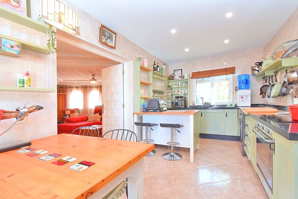 3 sovrum Radhus till salu i Los Urrutias med pool - 298 000 € (Ref: 9918575)
