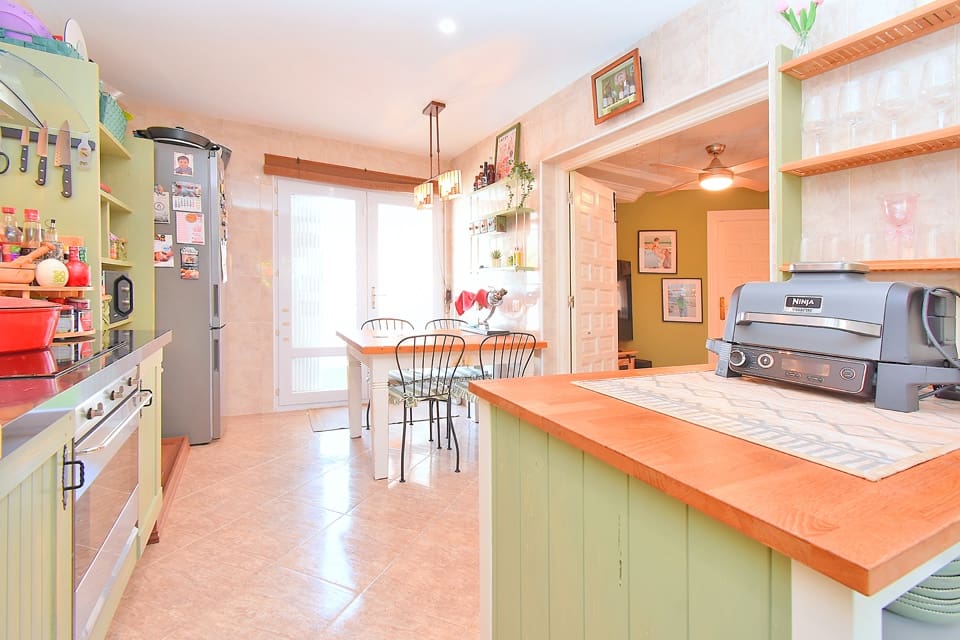 3 sovrum Radhus till salu i Los Urrutias med pool - 298 000 € (Ref: 9918575)
