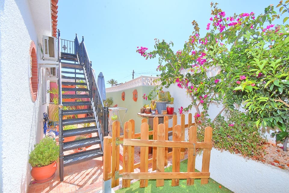 3 sovrum Radhus till salu i Los Urrutias med pool - 298 000 € (Ref: 9918575)