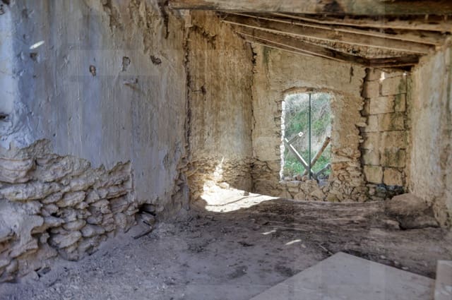 3 Zimmer Finca/Landgut zu verkaufen in Moraira, Teulada-Moraira - 160.000 € (Ref: 9669419)