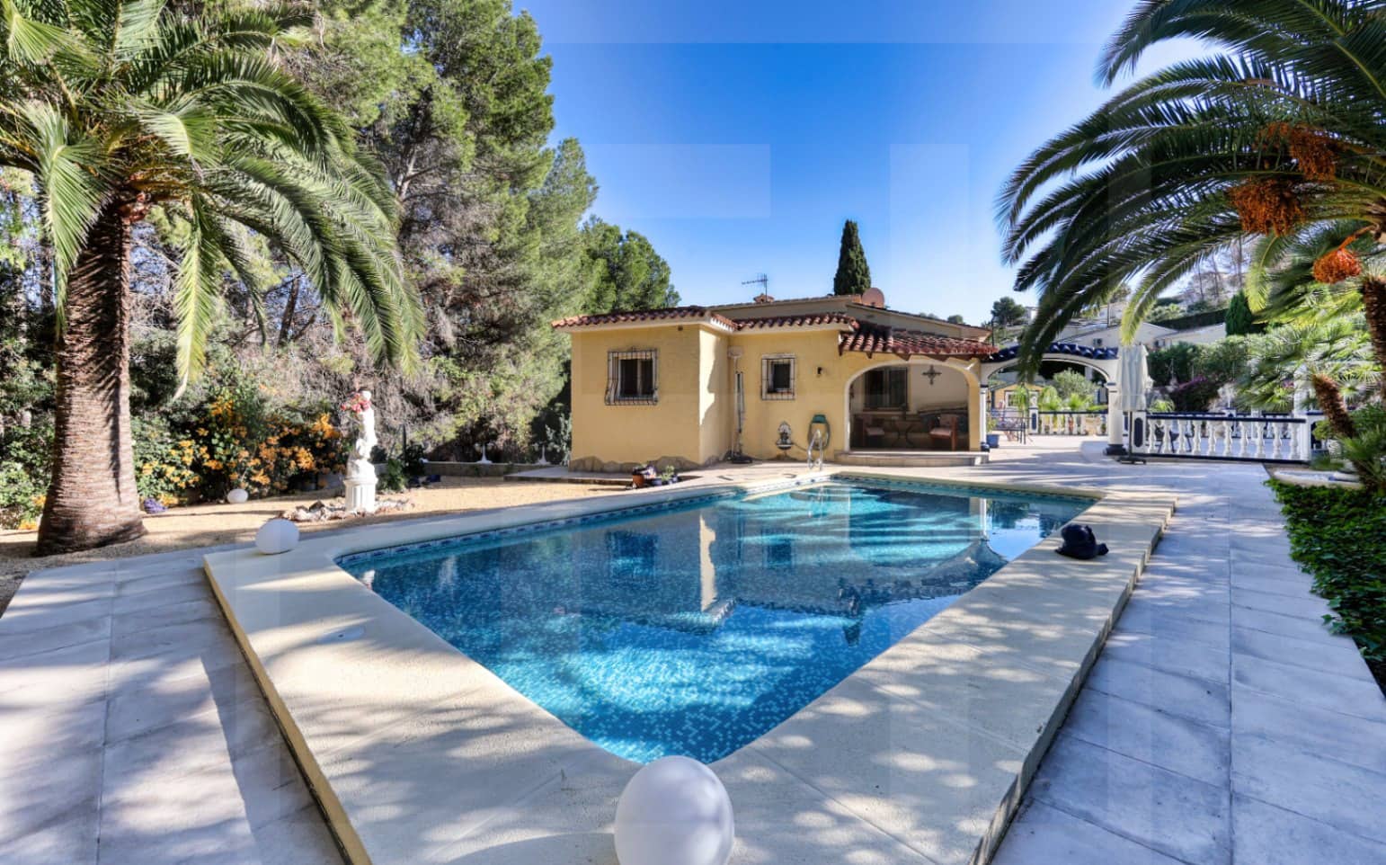 2 slaapkamer Villa te koop in Benissa met zwembad garage - € 450.000 (Ref: 9739286)