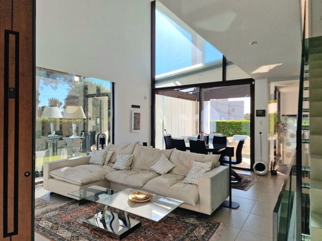 4 Zimmer Villa zu verkaufen in Casco Urbano, Teulada-Moraira mit Pool Garage - 1.450.000 € (Ref: 9816451)