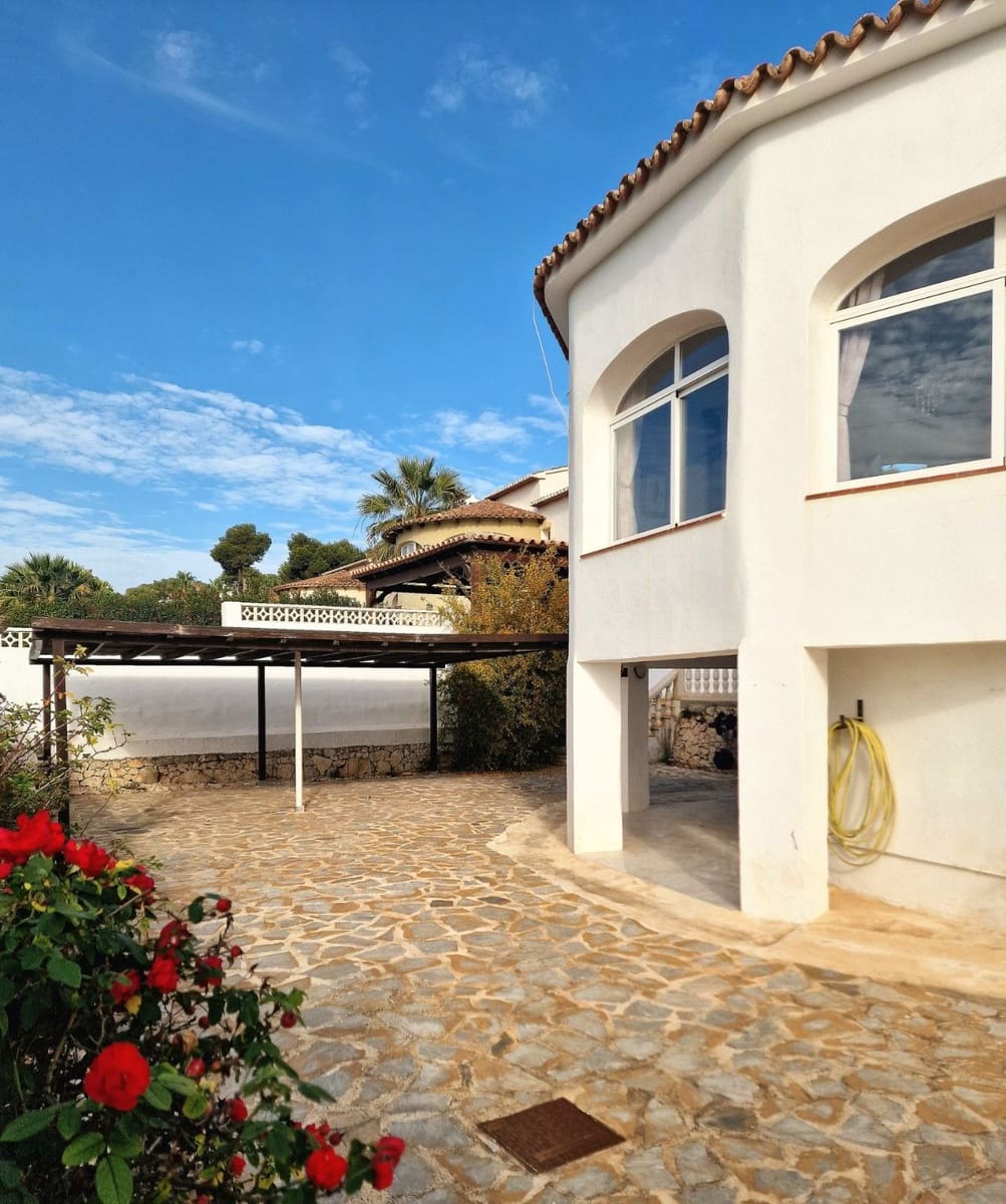 3 soveværelse Villa til salg i Benissa med garage - € 549.000 (Ref: 9816454)
