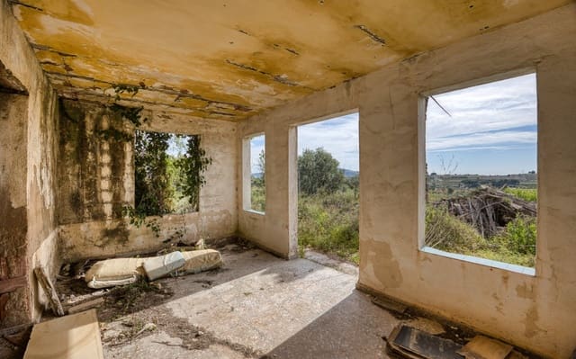 4 bedroom Finca/Country House for sale in Teulada Pueblo, Teulada-Moraira - € 260,000 (Ref: 9816458)