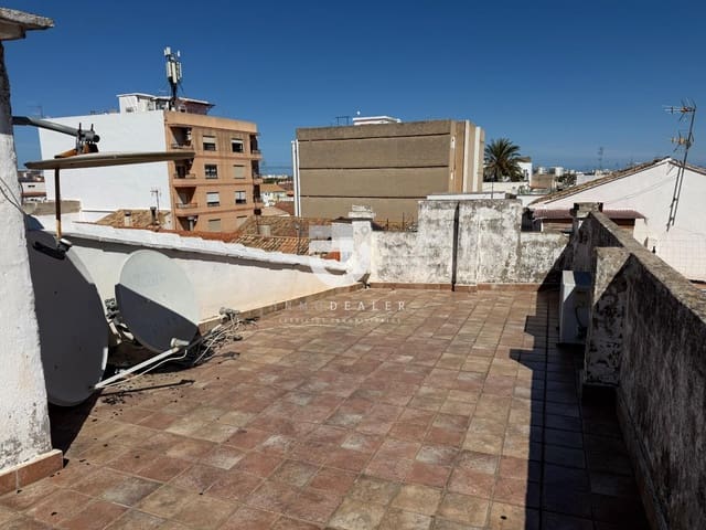 4 bedroom Townhouse for sale in Piles - € 175,000 (Ref: 10003831)