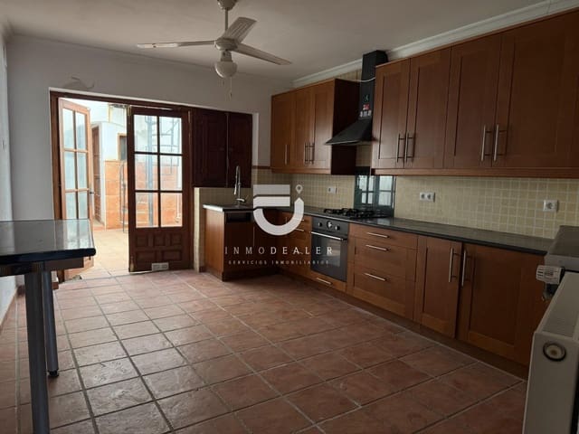4 bedroom Townhouse for sale in Piles - € 175,000 (Ref: 10003831)