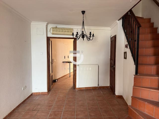 4 bedroom Townhouse for sale in Piles - € 175,000 (Ref: 10003831)