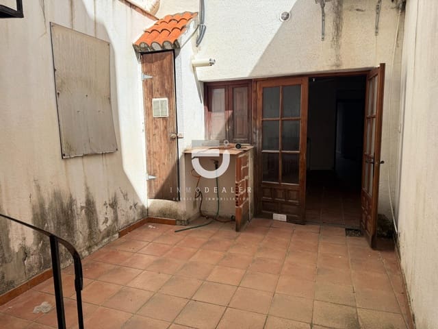 4 bedroom Townhouse for sale in Piles - € 175,000 (Ref: 10003831)