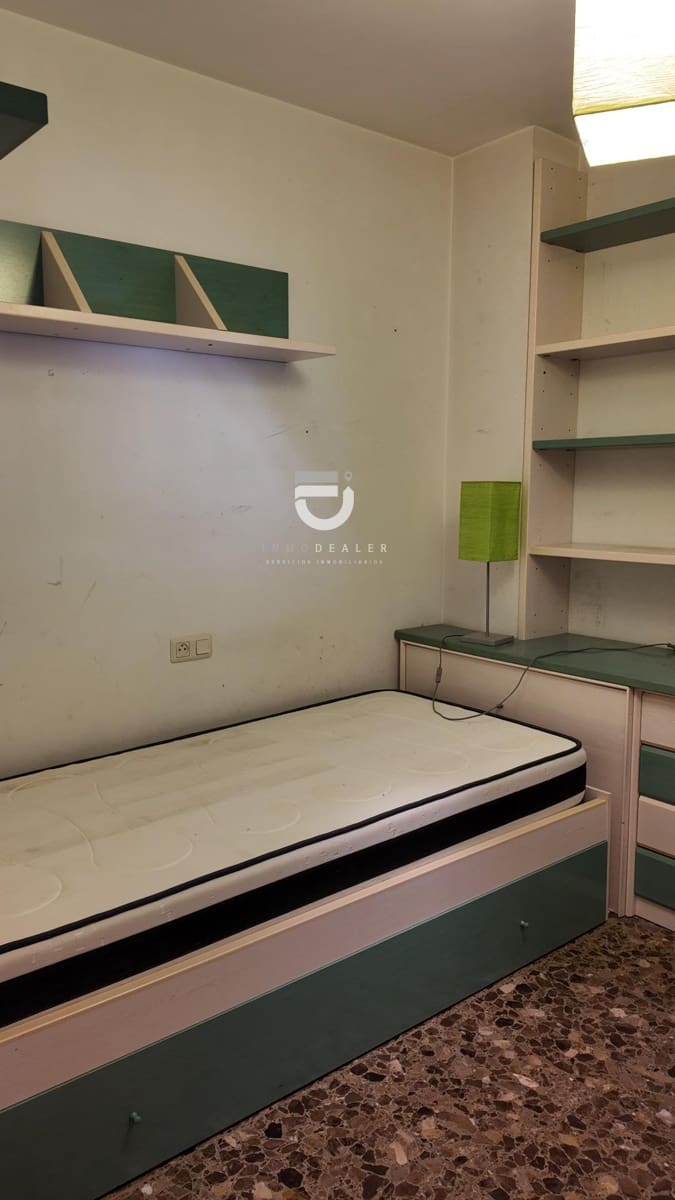3 bedroom Flat for sale in Oliva with garage - € 165,000 (Ref: 10015730)