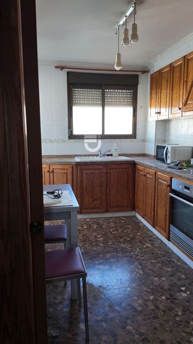 3 bedroom Flat for sale in Oliva with garage - € 165,000 (Ref: 10015730)