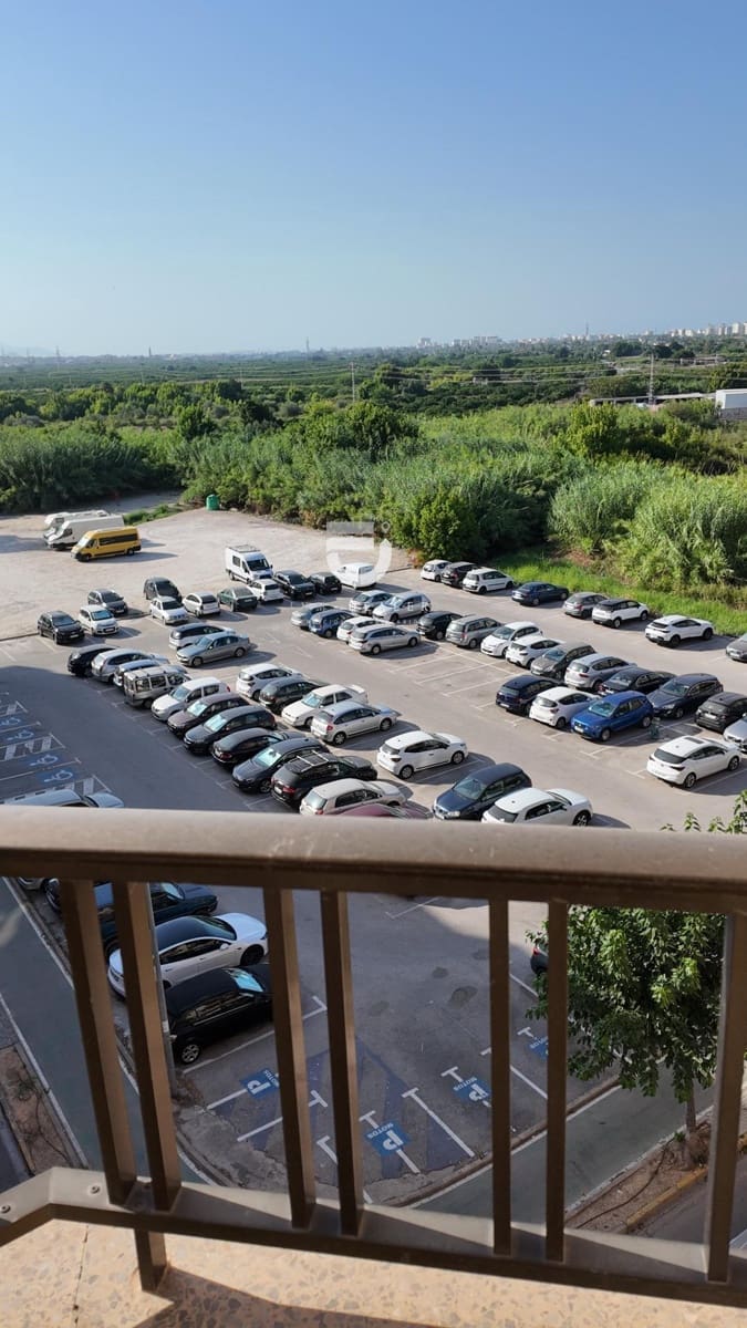 3 bedroom Flat for sale in Oliva with garage - € 165,000 (Ref: 10015730)
