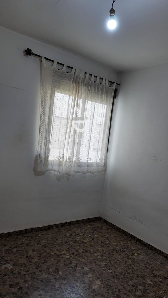 3 bedroom Flat for sale in Oliva with garage - € 165,000 (Ref: 10015730)