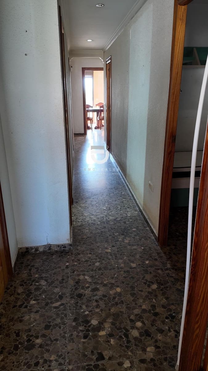 3 bedroom Flat for sale in Oliva with garage - € 165,000 (Ref: 10015730)