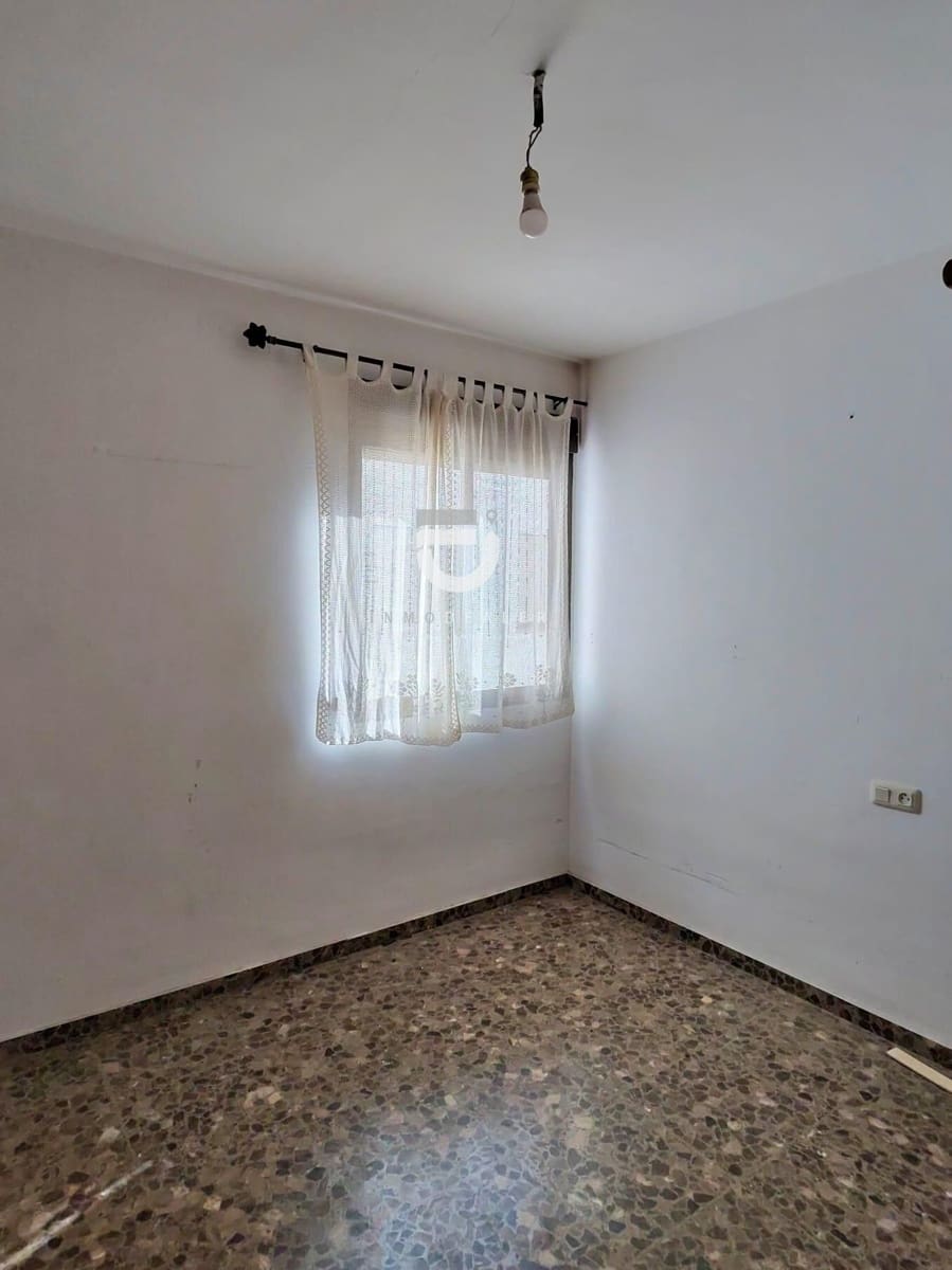 3 bedroom Flat for sale in Oliva with garage - € 165,000 (Ref: 10015730)