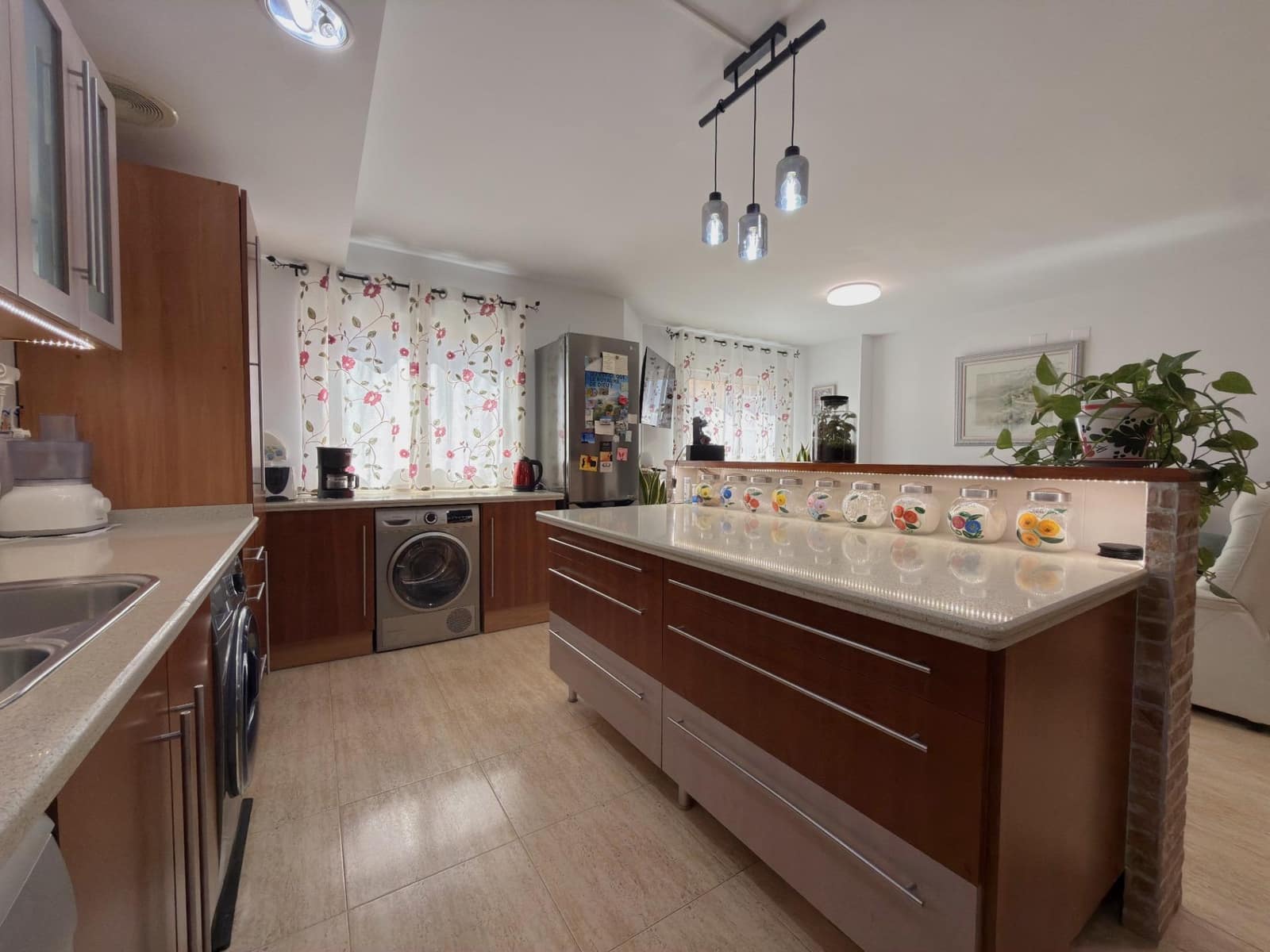 6 soverom Penthouse til salgs i Gandia med garasje - € 280 800 (Ref: 10076593)