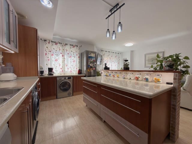 6 soverom Penthouse til salgs i Gandia med garasje - € 280 800 (Ref: 10076593)
