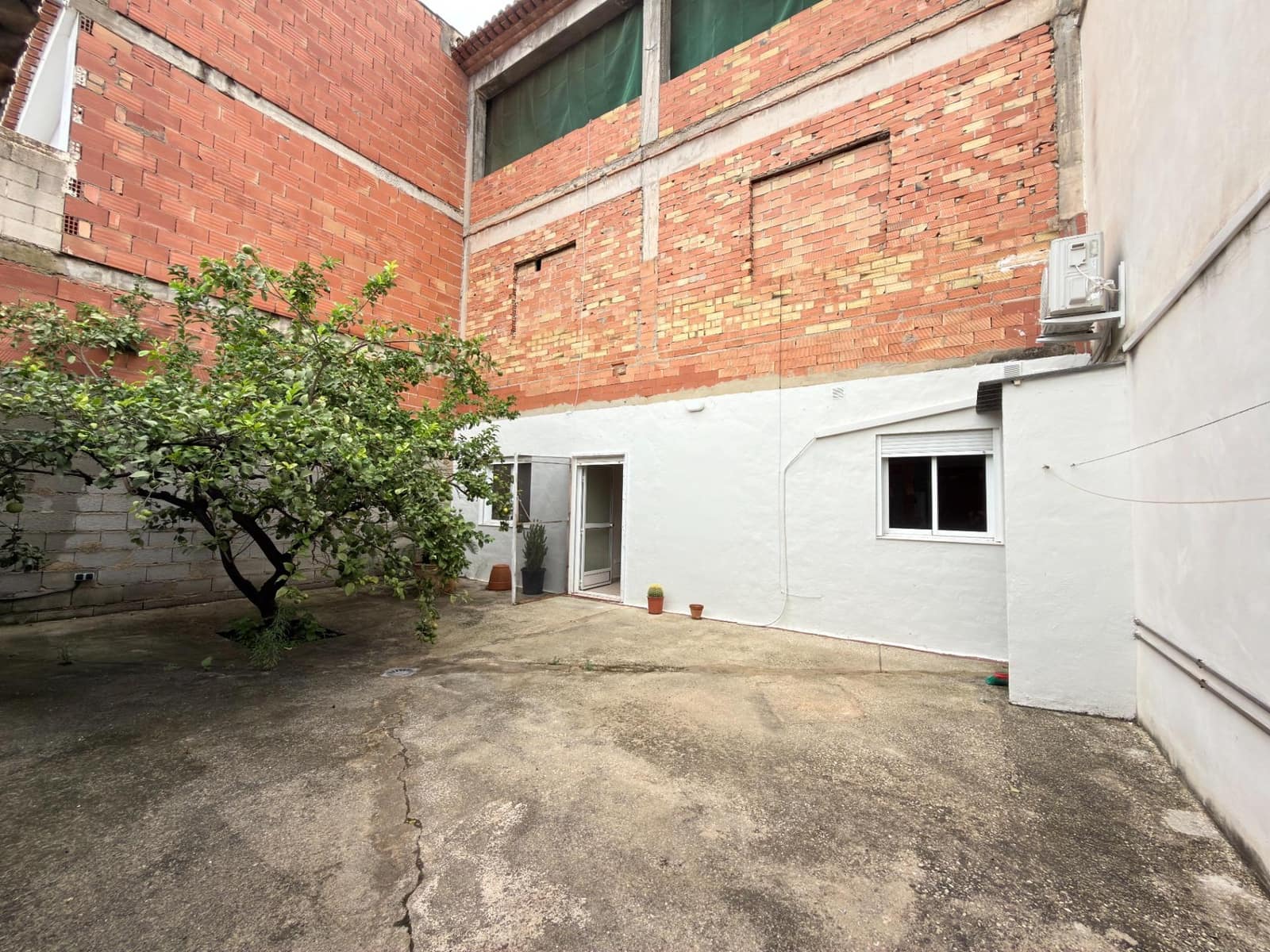 5 slaapkamer Huis te koop in Benicolet met garage - € 190.000 (Ref: 10086356)