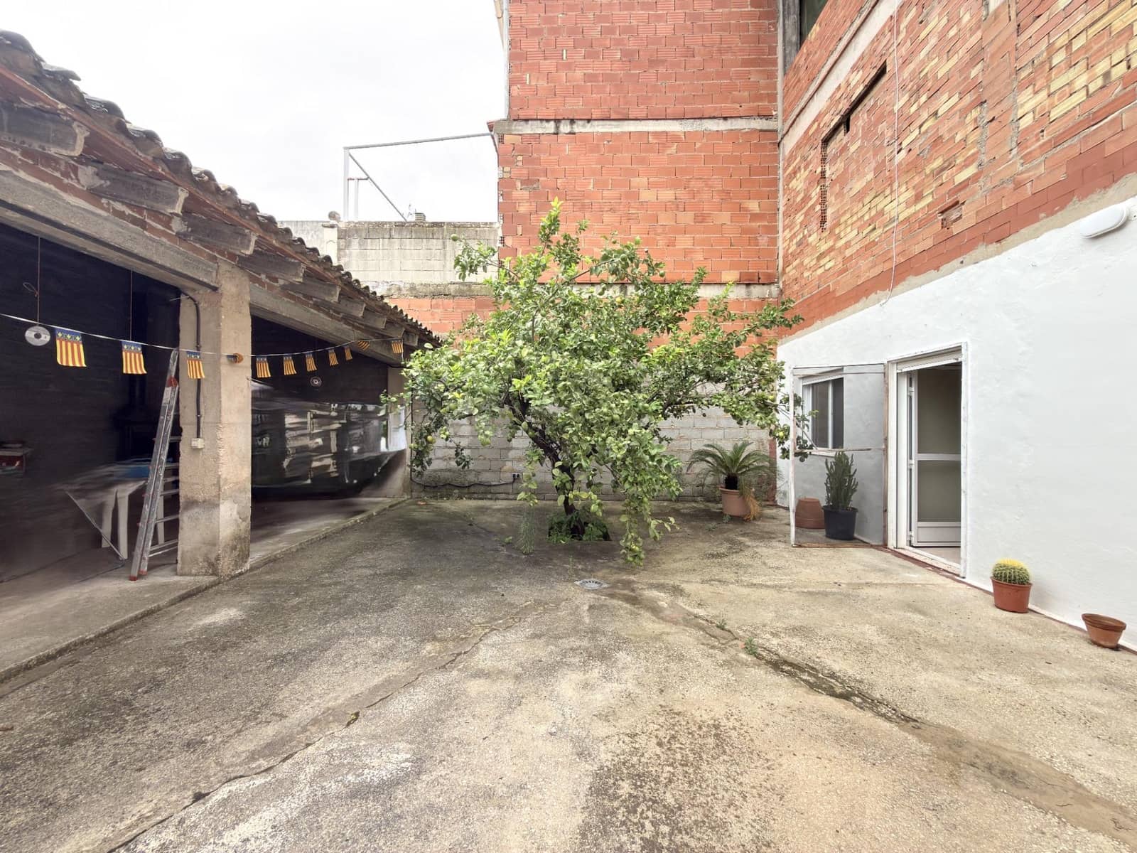 5 slaapkamer Huis te koop in Benicolet met garage - € 190.000 (Ref: 10086356)