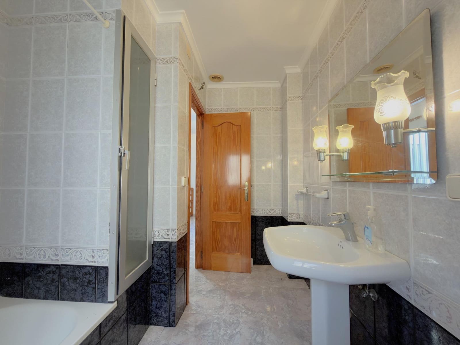 3 bedroom Townhouse for sale in Beniarjo - € 185,400 (Ref: 10157819)