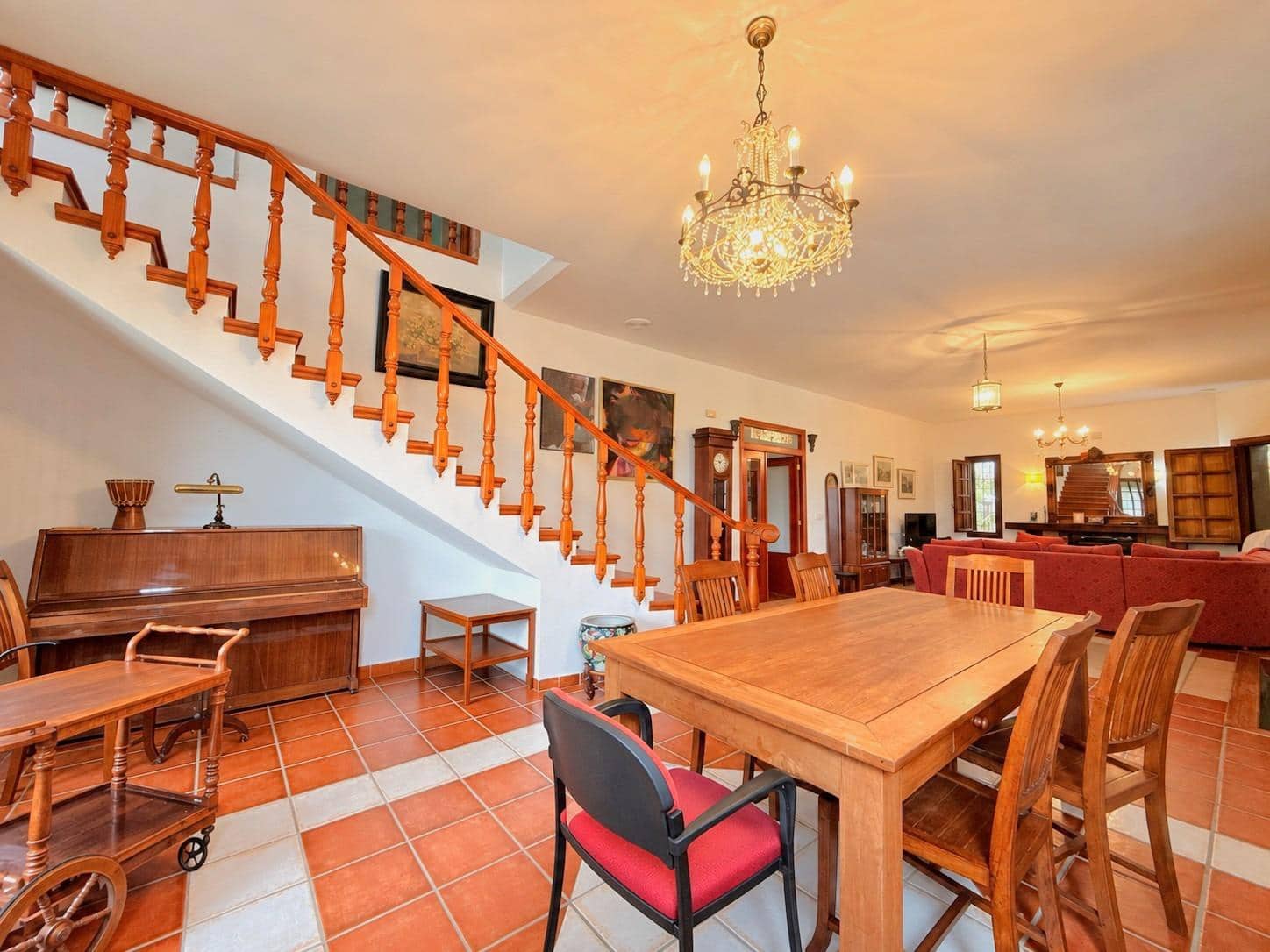 8 Zimmer Villa zu verkaufen in Beniarjo mit Pool Garage - 570.000 € (Ref: 10159857)