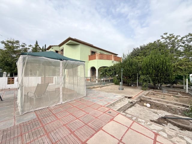 8 Zimmer Villa zu verkaufen in Beniarjó mit Pool Garage - 570.000 € (Ref: 10159857)