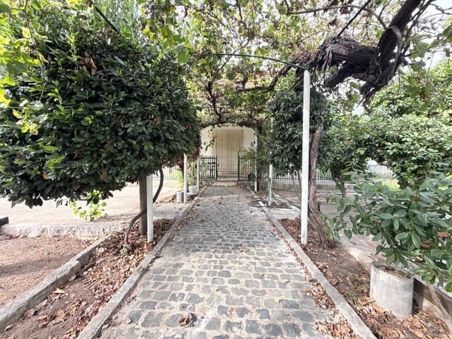 8 Zimmer Villa zu verkaufen in Beniarjó mit Pool Garage - 570.000 € (Ref: 10159857)