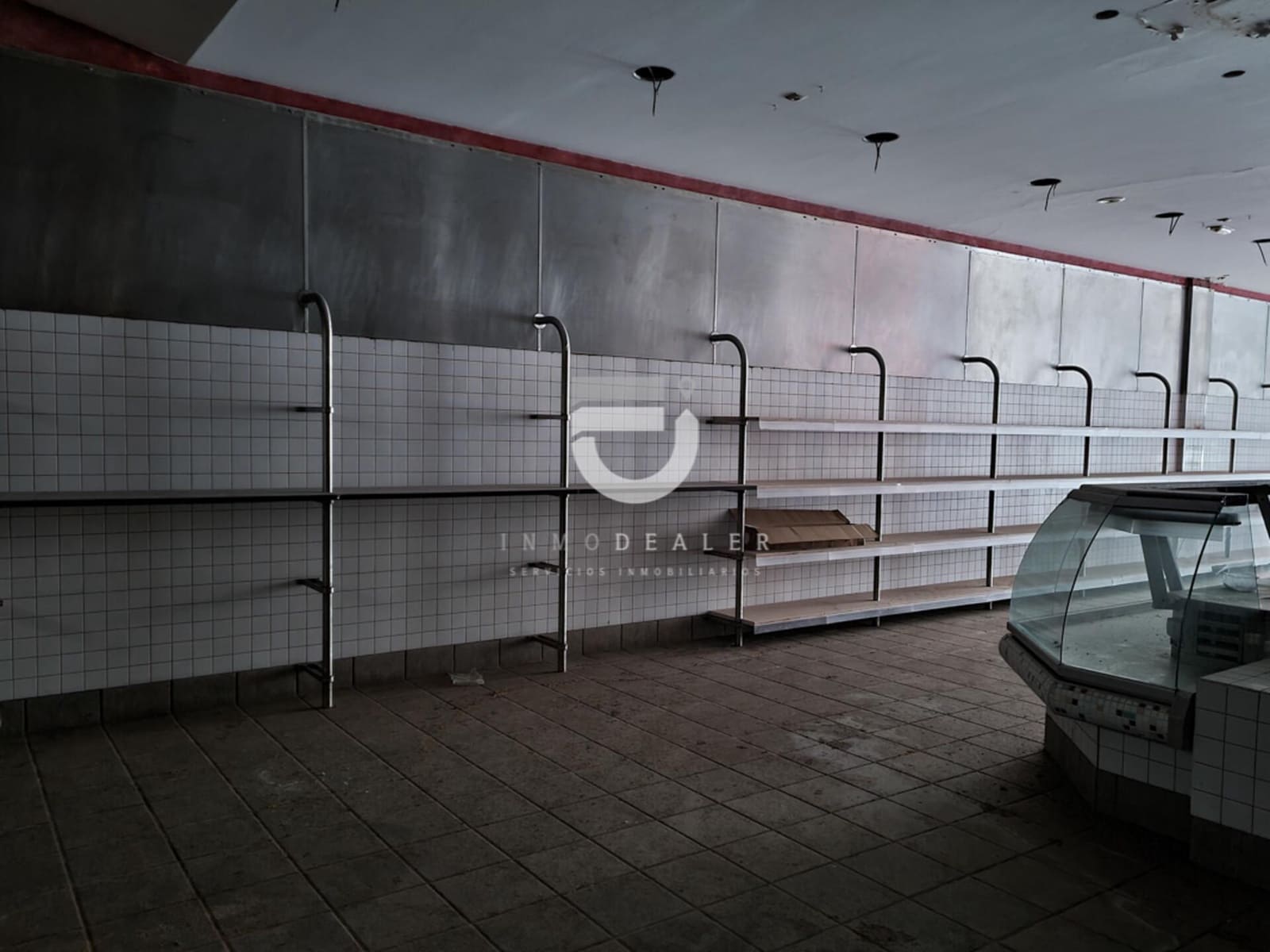 Commercial for sale in Gandia - € 207,000 (Ref: 8582581)