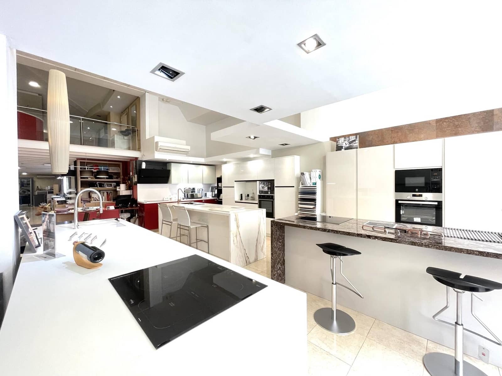 Erhverv til salg i Gandia - € 230.000 (Ref: 8582582)