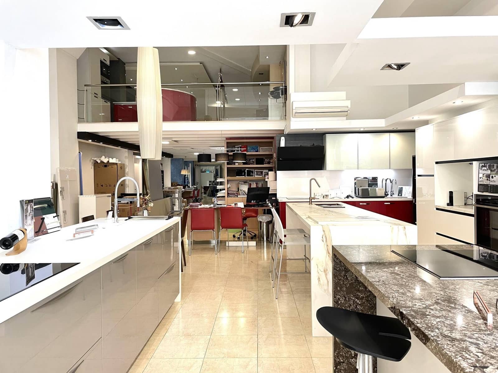 Erhverv til salg i Gandia - € 230.000 (Ref: 8582582)