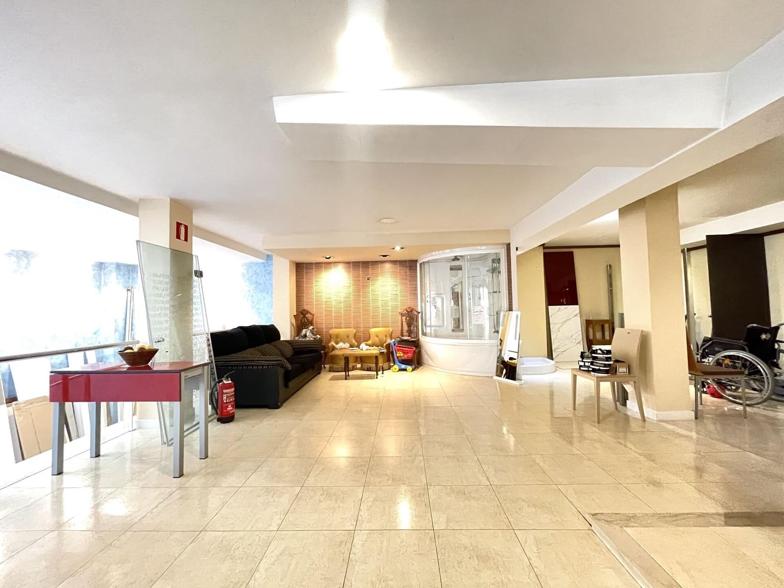 Erhverv til salg i Gandia - € 230.000 (Ref: 8582582)