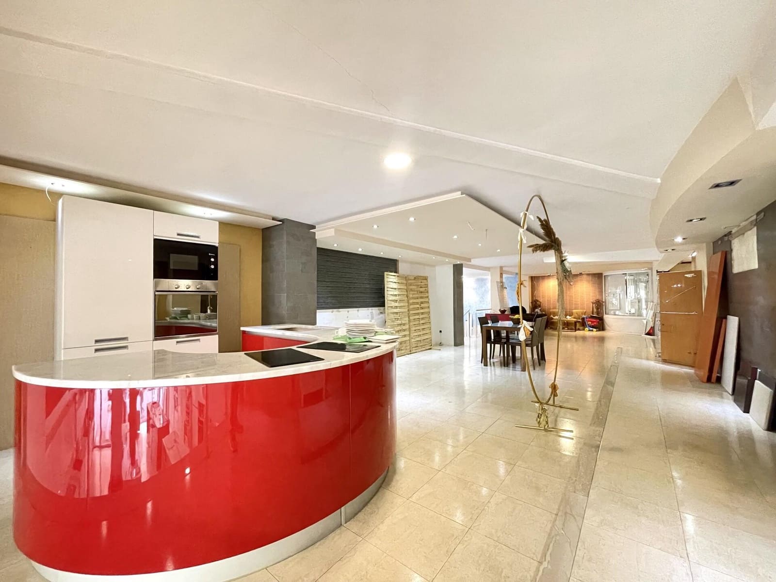 Erhverv til salg i Gandia - € 230.000 (Ref: 8582582)