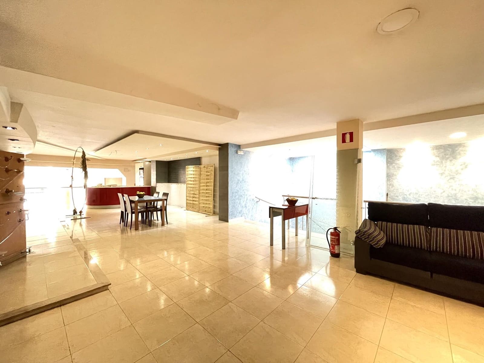 Erhverv til salg i Gandia - € 230.000 (Ref: 8582582)