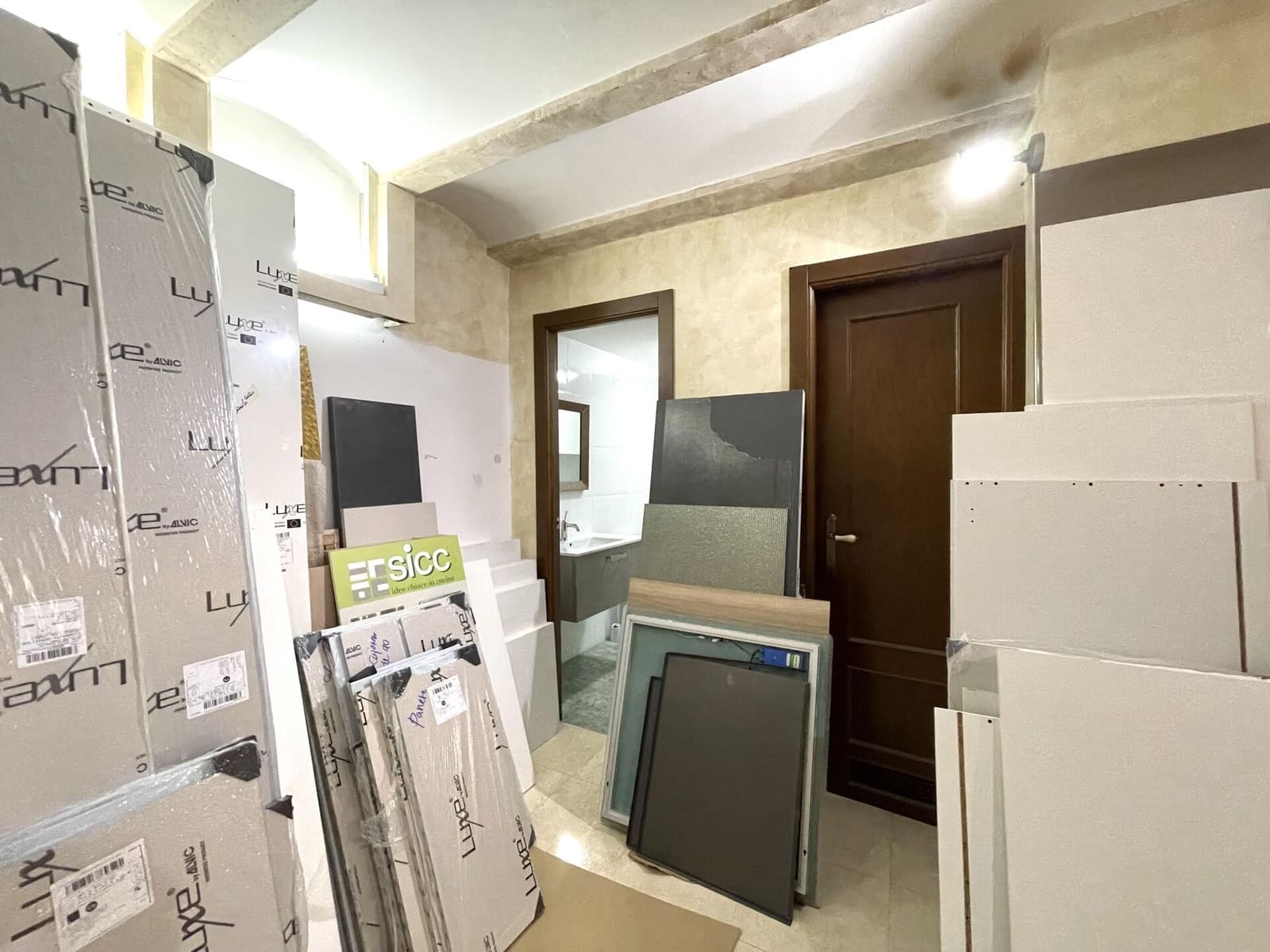 Erhverv til salg i Gandia - € 230.000 (Ref: 8582582)