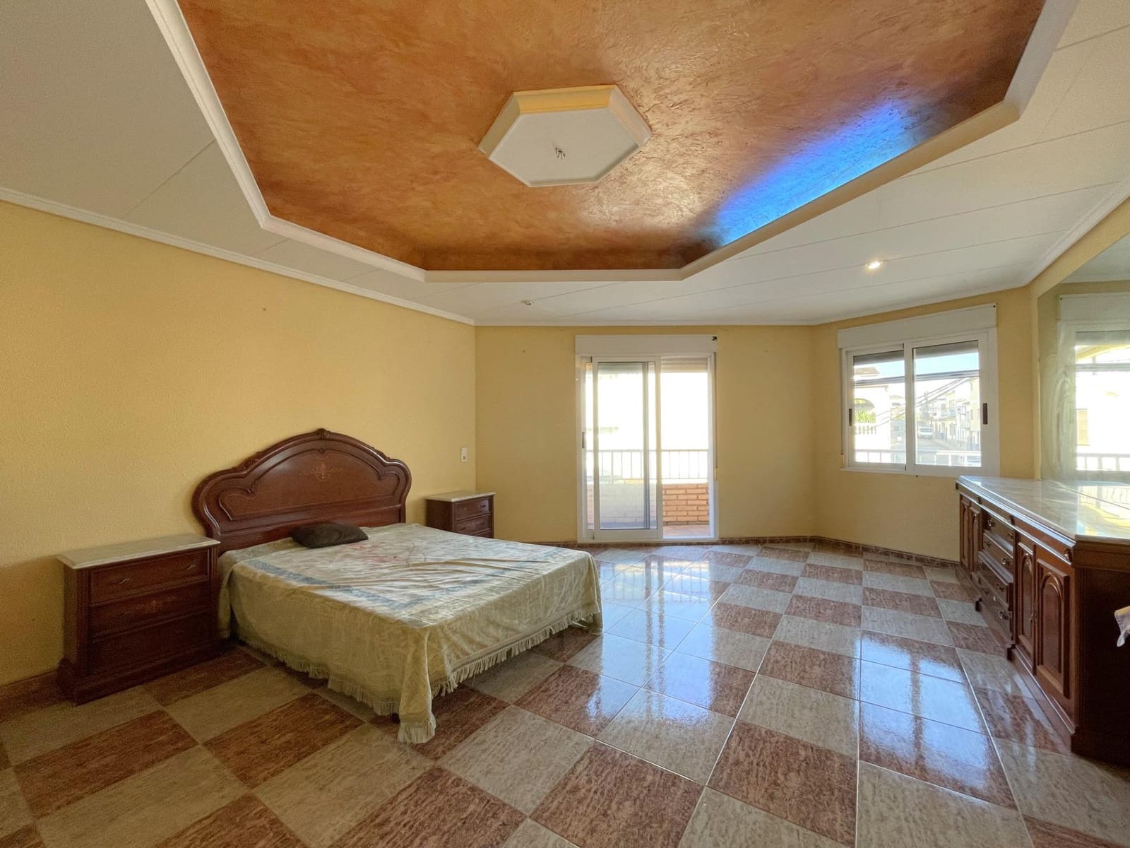 5 soveværelse Lejlighed til salg i La Pobla del Duc - € 105.000 (Ref: 8597284)