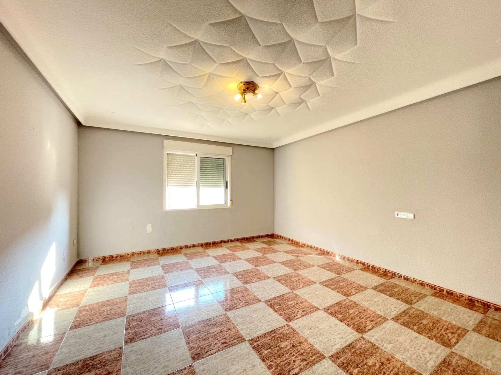 5 soveværelse Lejlighed til salg i La Pobla del Duc - € 105.000 (Ref: 8597284)