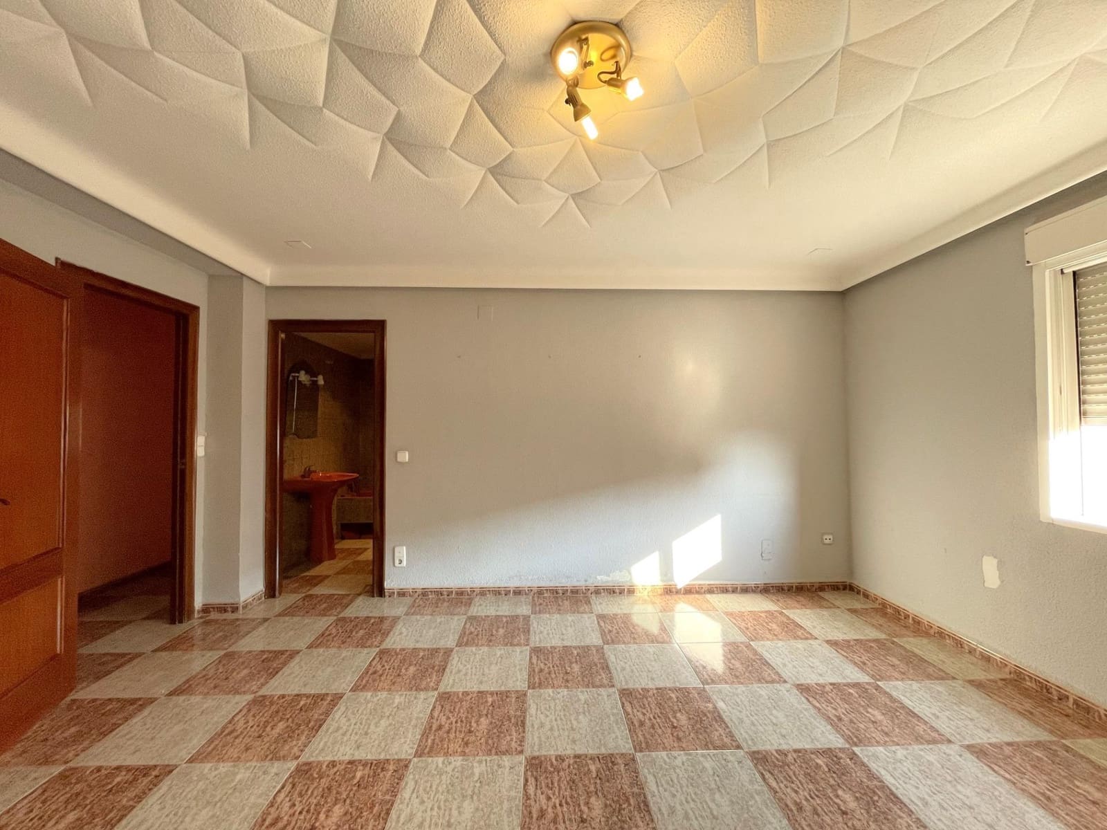 5 soveværelse Lejlighed til salg i La Pobla del Duc - € 105.000 (Ref: 8597284)