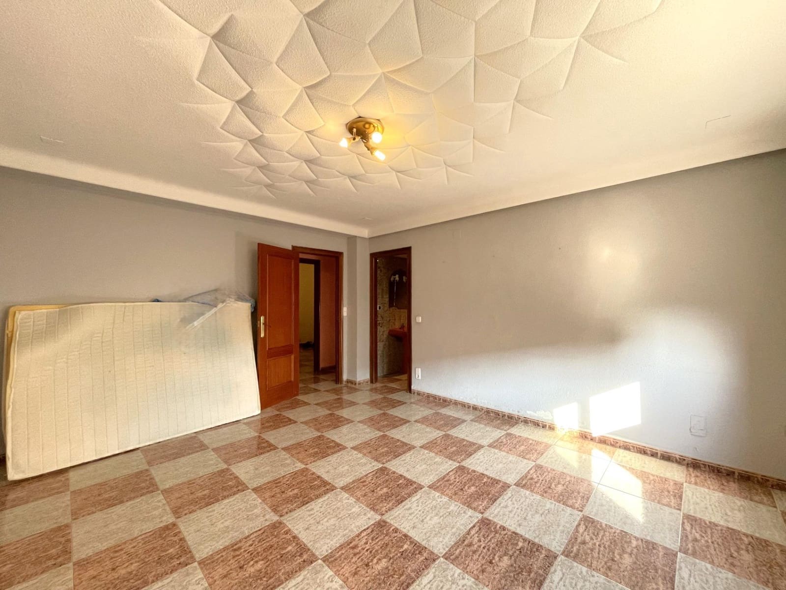 5 soveværelse Lejlighed til salg i La Pobla del Duc - € 105.000 (Ref: 8597284)