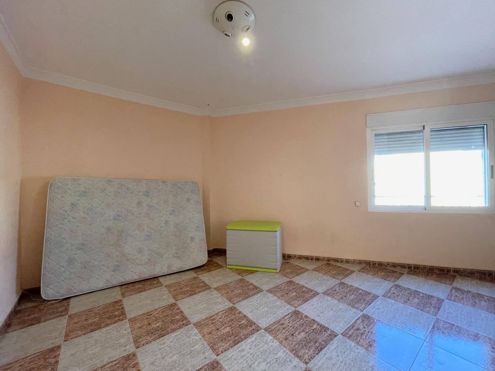 5 soveværelse Lejlighed til salg i La Pobla del Duc - € 105.000 (Ref: 8597284)