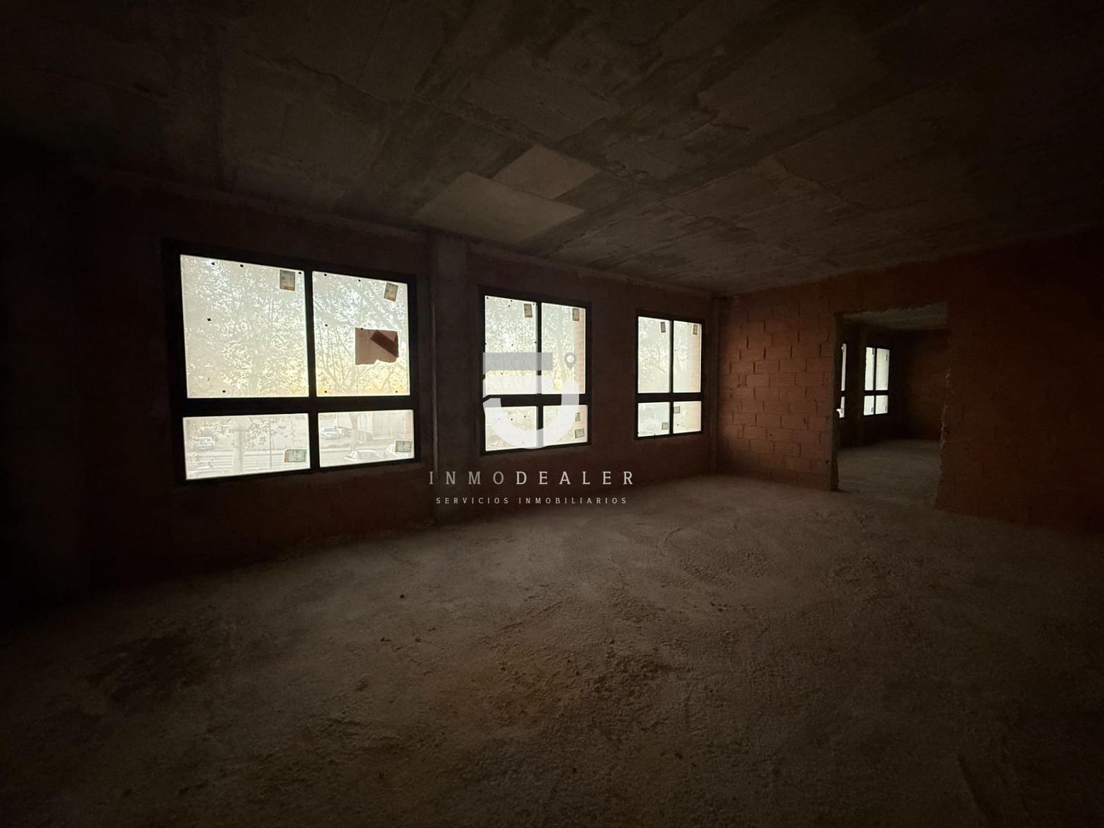 Kommersiell till salu i Oliva - 111 800 € (Ref: 8687621)