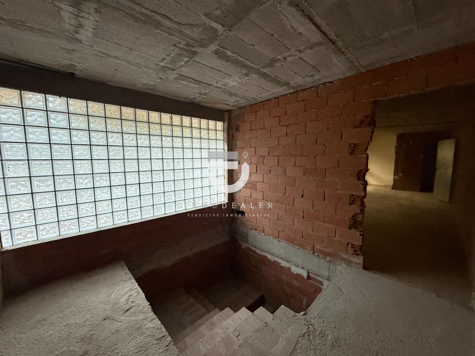 Kommersiell till salu i Oliva - 111 800 € (Ref: 8687621)