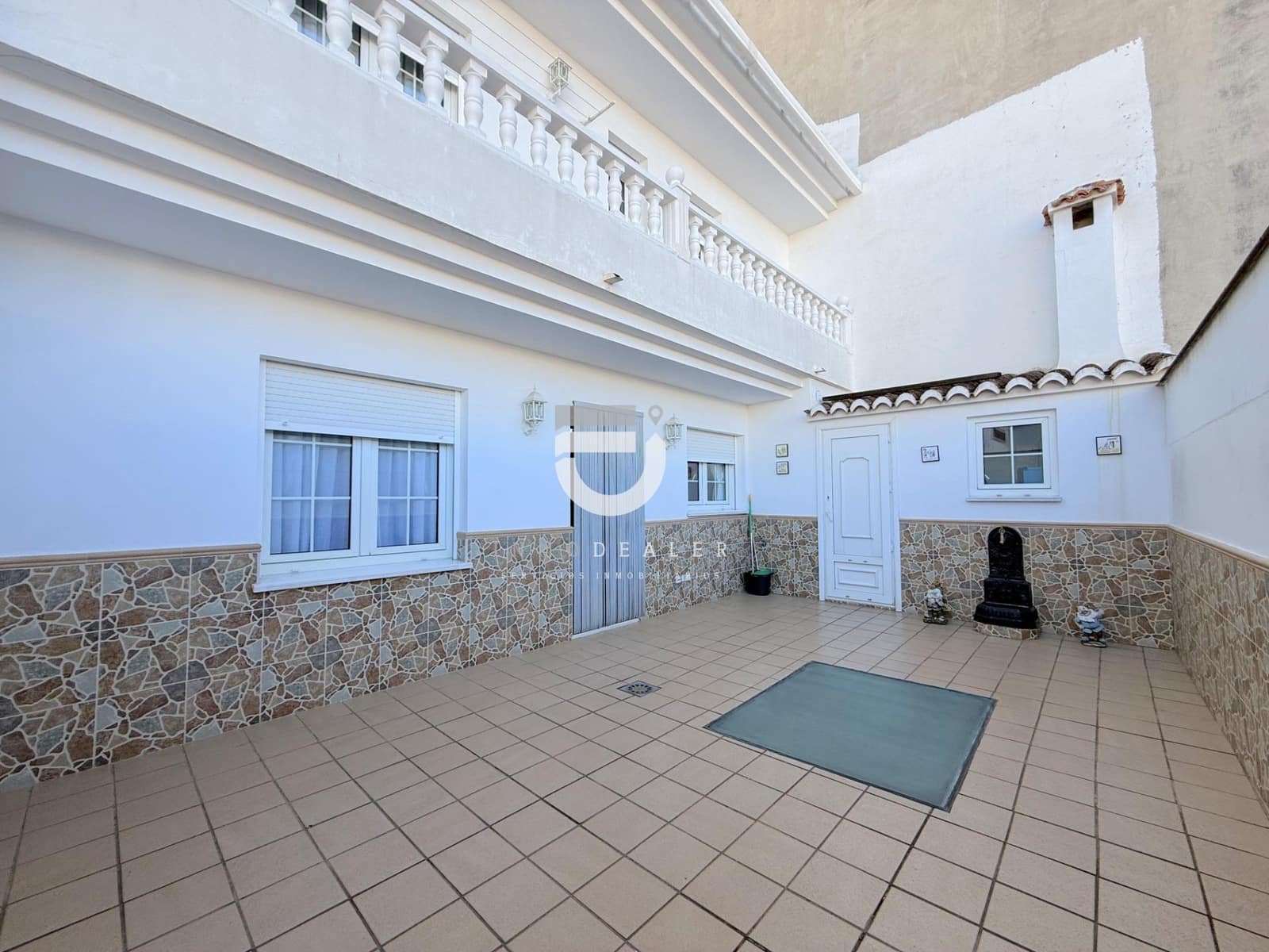 5 slaapkamer Villa te koop in Gandia met garage - € 699.000 (Ref: 8817905)