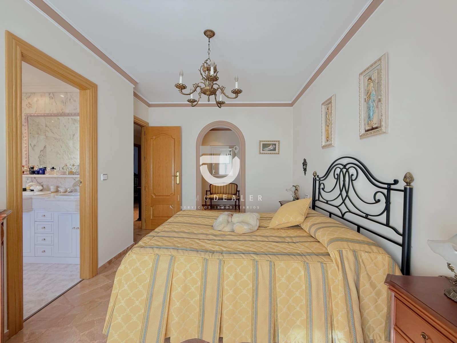 5 slaapkamer Villa te koop in Gandia met garage - € 699.000 (Ref: 8817905)