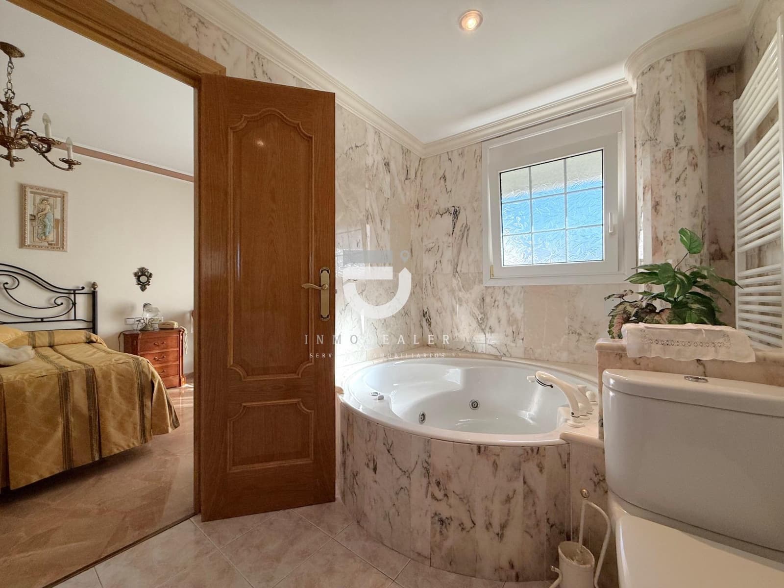 5 slaapkamer Villa te koop in Gandia met garage - € 699.000 (Ref: 8817905)