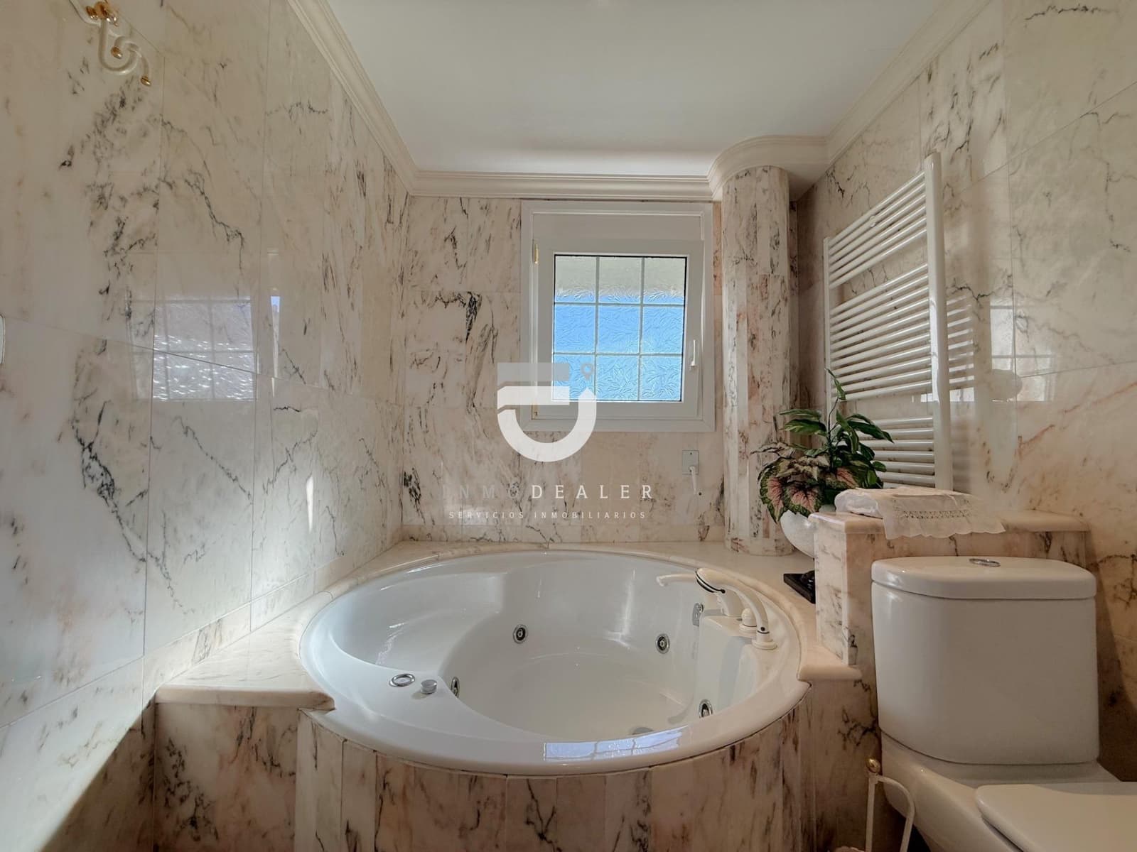 5 slaapkamer Villa te koop in Gandia met garage - € 699.000 (Ref: 8817905)