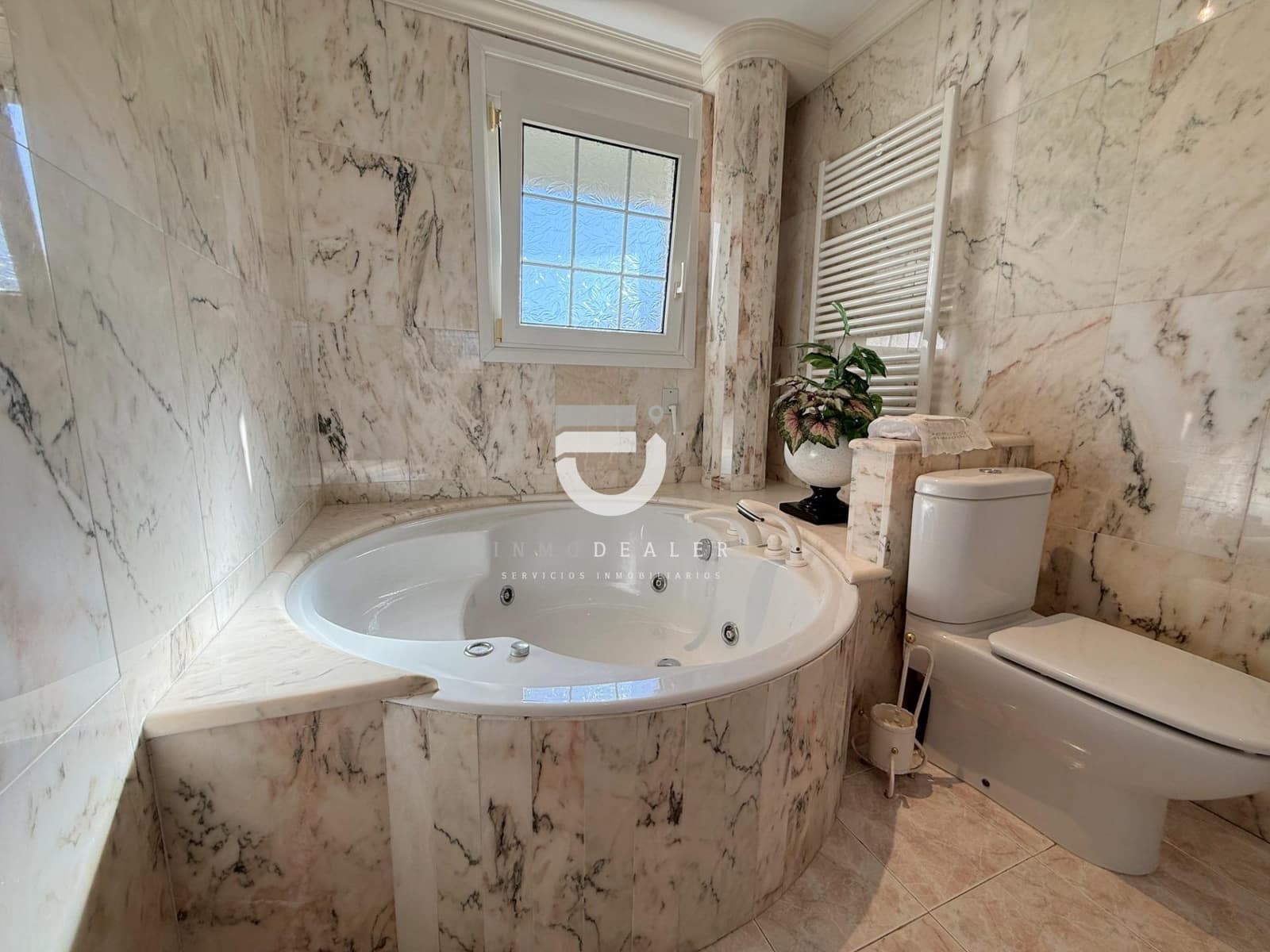 5 slaapkamer Villa te koop in Gandia met garage - € 699.000 (Ref: 8817905)