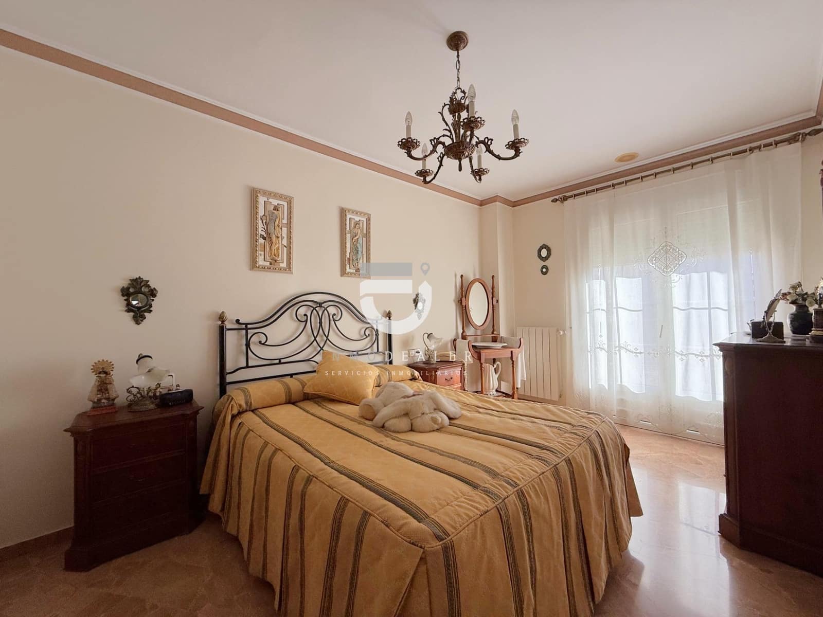 5 slaapkamer Villa te koop in Gandia met garage - € 699.000 (Ref: 8817905)