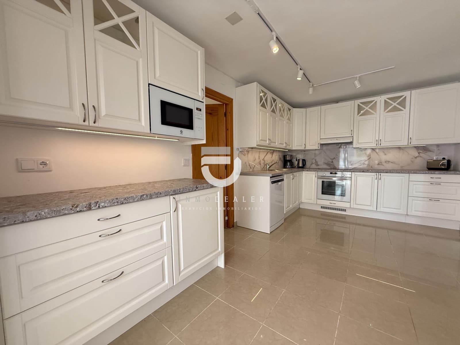 5 soveværelse Villa til salg i Gandia med swimmingpool - € 410.000 (Ref: 8913125)