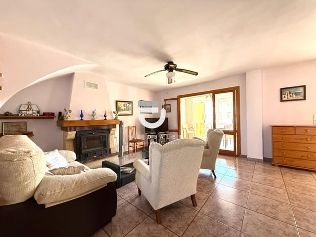 4 quarto Moradia em Banda para venda em Daimús - 295 000 € (Ref: 9100881)